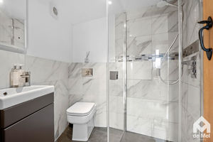 Photo 21- click for photo gallery